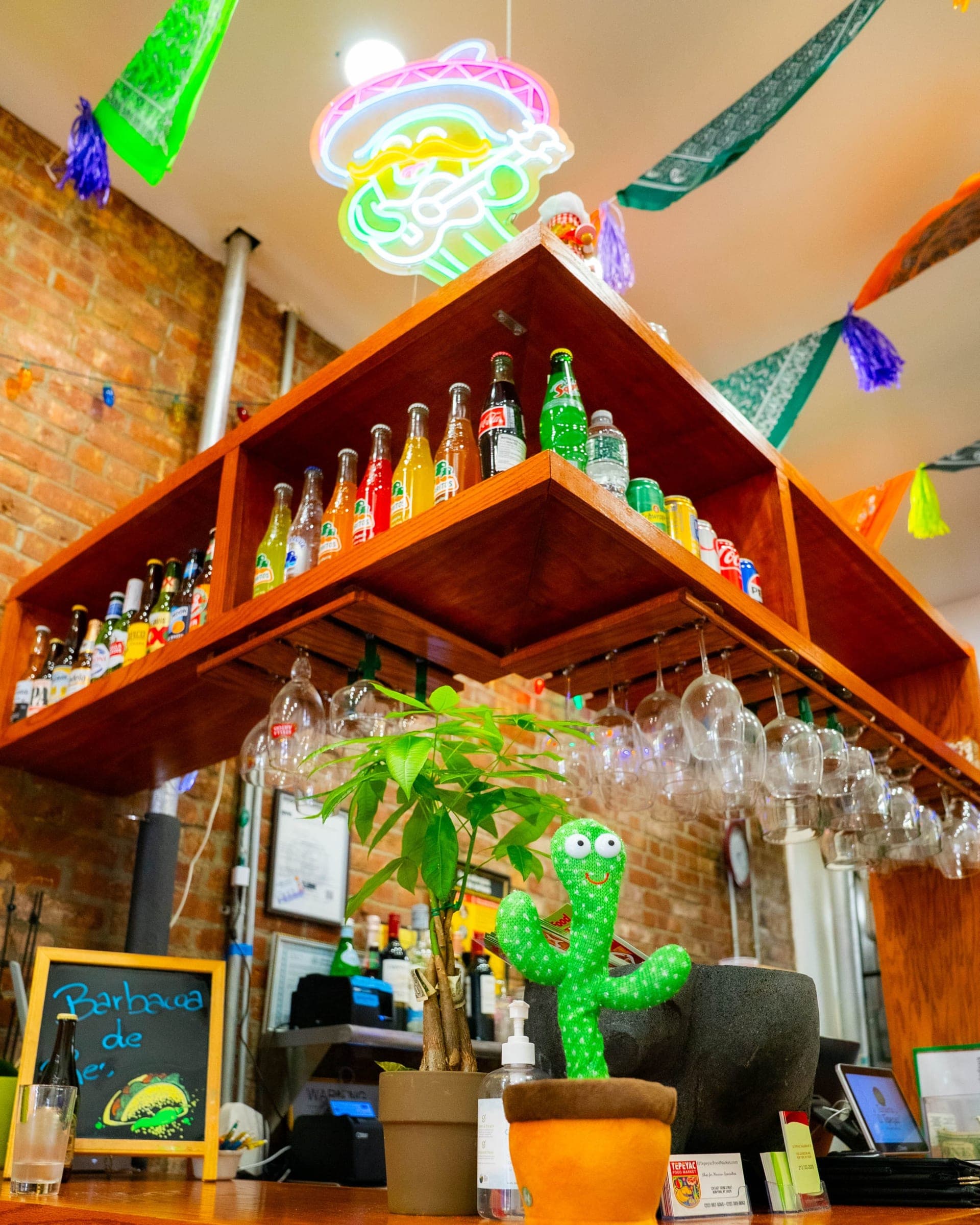 El Tepeyac — interior cálido